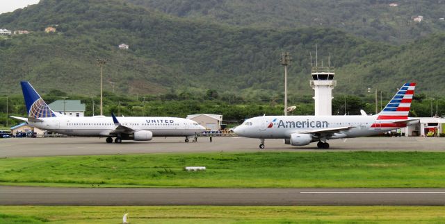 Boeing 737-800 (N76504)