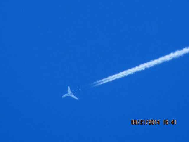 Embraer Phenom 300 (N715DE) - Embraer Phenom 300 from Loveland Colorado to Birmingham Alabama over Baxter Springs Kansas (78KS) at 45,000 feet.