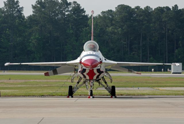 Lockheed F-16 Fighting Falcon —