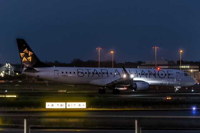 Embraer ERJ-190 (I-ADJV)