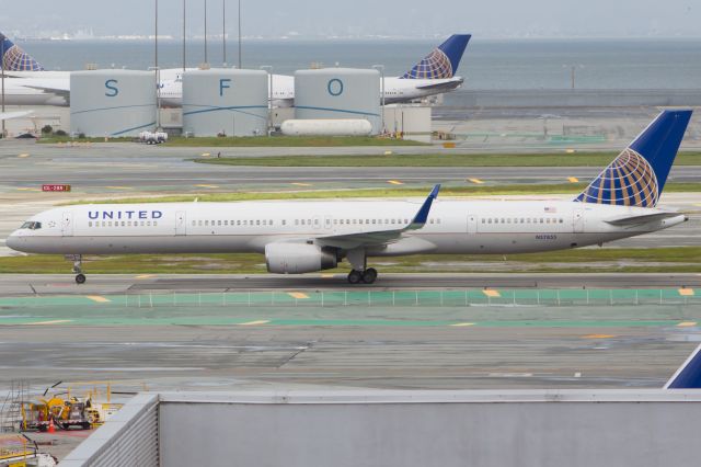 BOEING 757-300 (N57855)