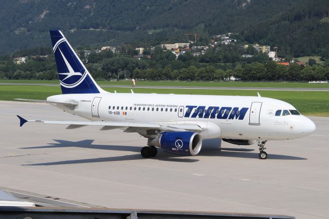 Airbus A318 (YR-ASB)