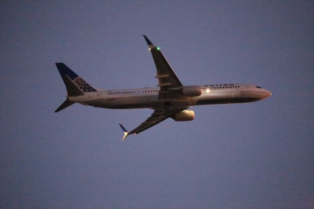 Boeing 737-900 (N63899)