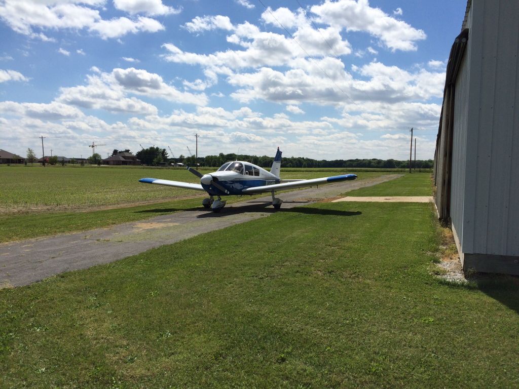 Piper Cherokee (N122HS)