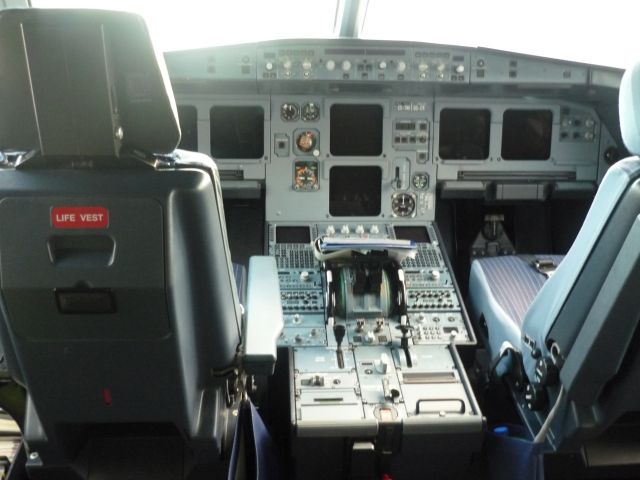 Airbus A320 (CS-TNP)