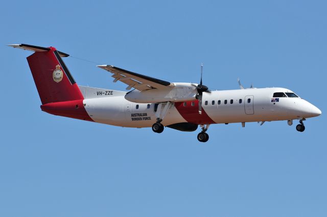 de Havilland Dash 8-300 (VH-ZZE)