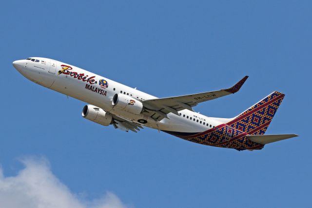 Boeing 737-800 (9M-LCW)