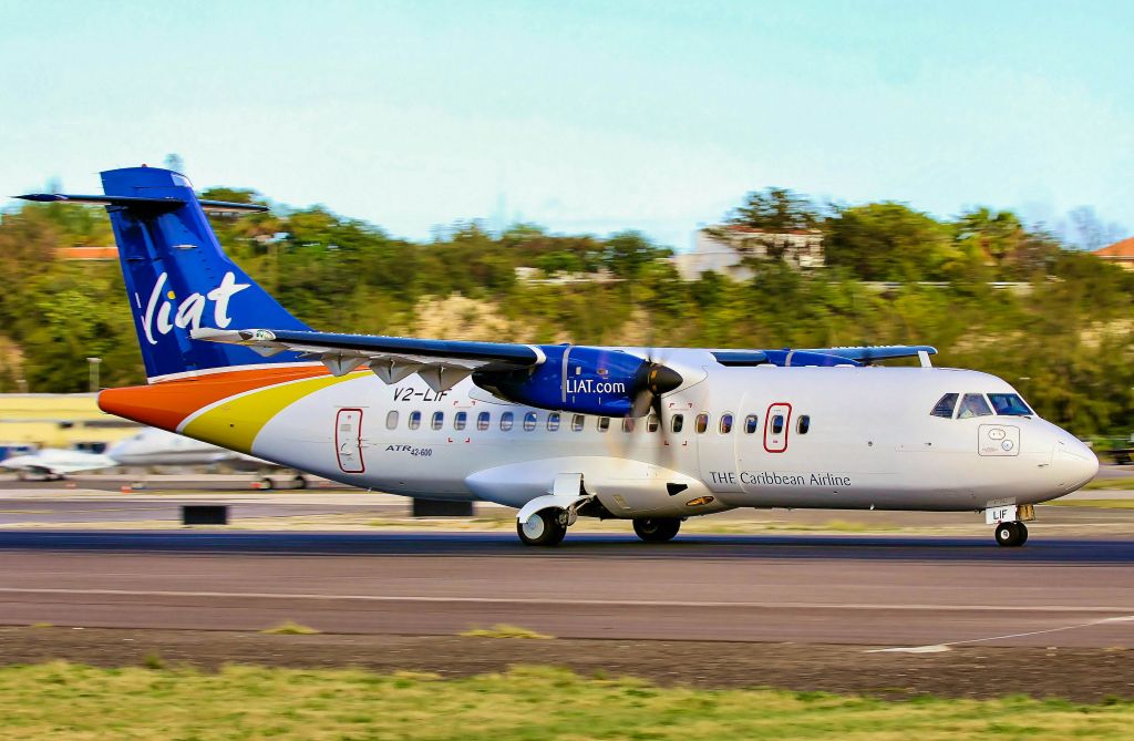 Aerospatiale ATR-42-300 (V2-LIF)
