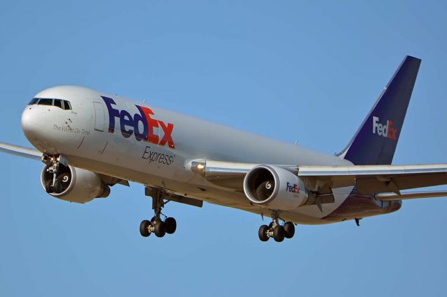 BOEING 767-300 (N110FE) - Fedex Express Boeing 767-3S2F N110FE