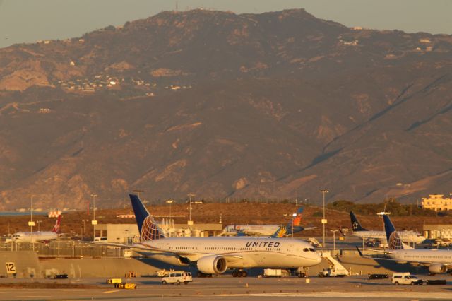 Boeing 787-8 (N20904)