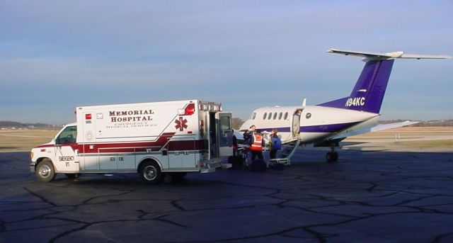 Beechcraft Super King Air 200 (N94KC) - Loading from EMS on 1/8/07