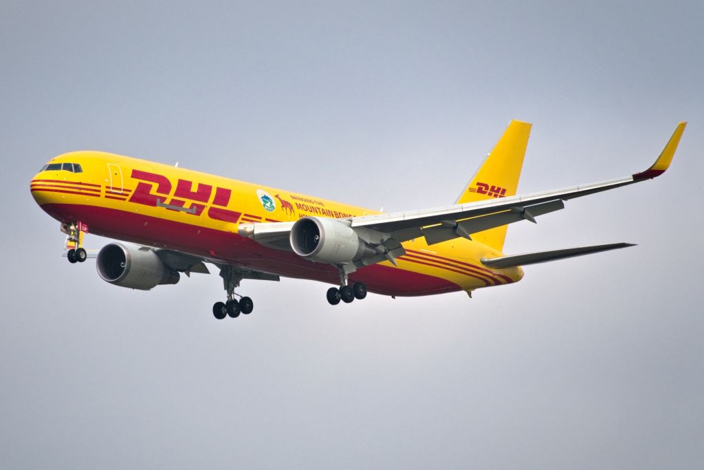 BOEING 767-300 (G-DHLP)