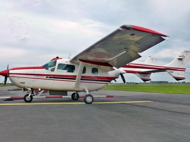 Cessna Super Skymaster (N444HR) - Photo courtesy of Wiard Luebbers. May 2016.