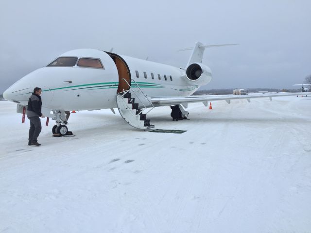 Canadair Challenger (N83UF) - Signature FBO at MHT