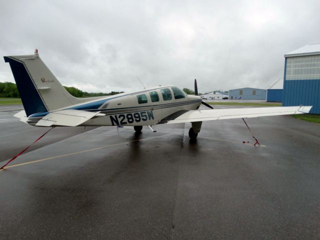 Beechcraft Bonanza (36) (N2895W)