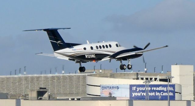 Beechcraft Super King Air 200 (N120NC)