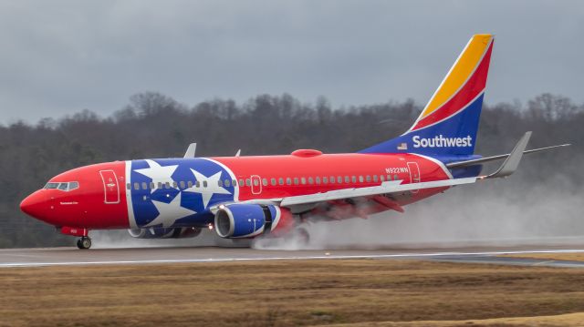 Boeing 737-700 (N922WN) - December 23, 2018, Nashville, Tennessee -- Southwest 5379 arriving on runway 02R. The cold rain had just slowed a bit and winds were gusting to 25.