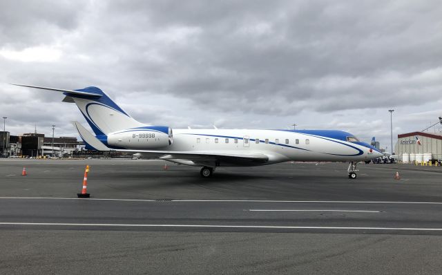 Bombardier Global 5000 (B-99998)