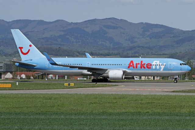 BOEING 767-300 (PH-OYE)
