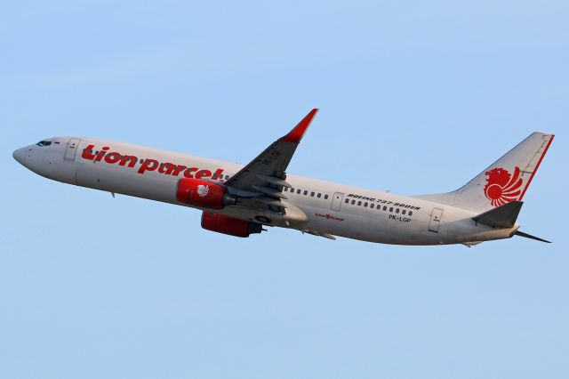 Boeing 737-700 (PK-LGP)