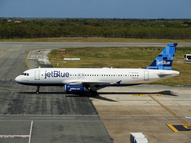 Airbus A320 (N779JB) - "Real Blue"