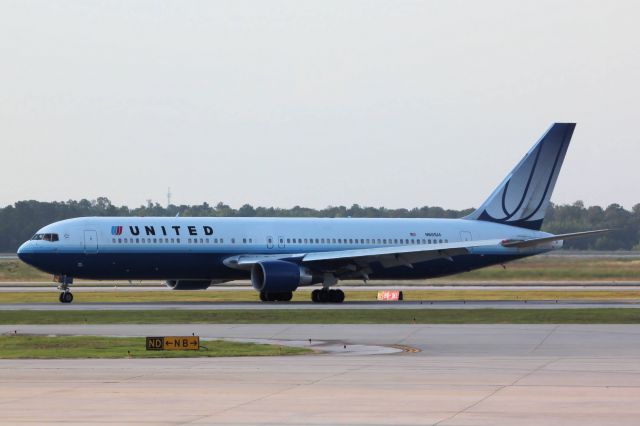 BOEING 767-300 (N651UA) - Friday, July 12, 2013