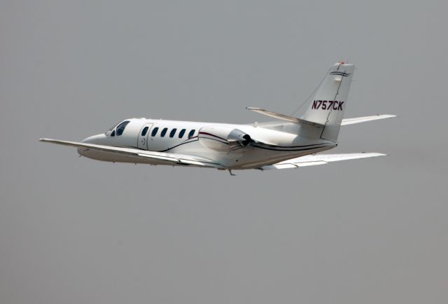 Cessna Citation V (N757CK) - Take off RW 06.