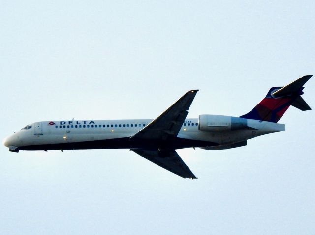 Boeing 717-200 (N985AT) - DAL879 BOS-JFK