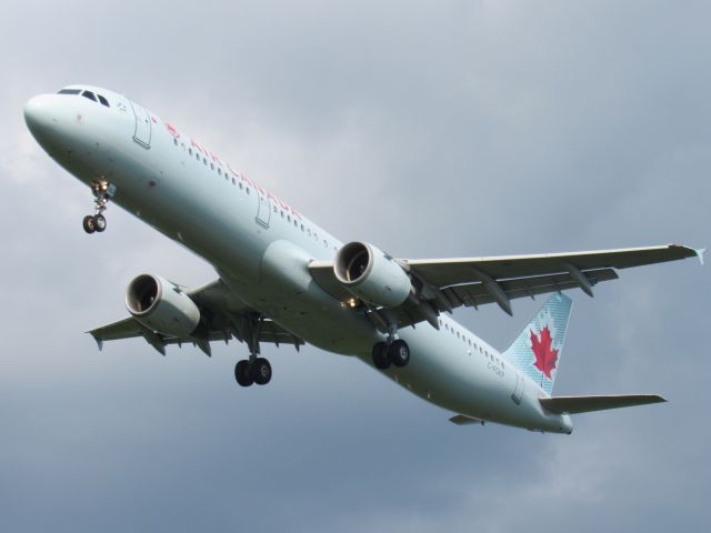 Airbus A321 (C-FGKP)