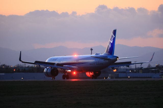 Airbus A321neo (JA152A) - April 27th 2022:HND-HKD.