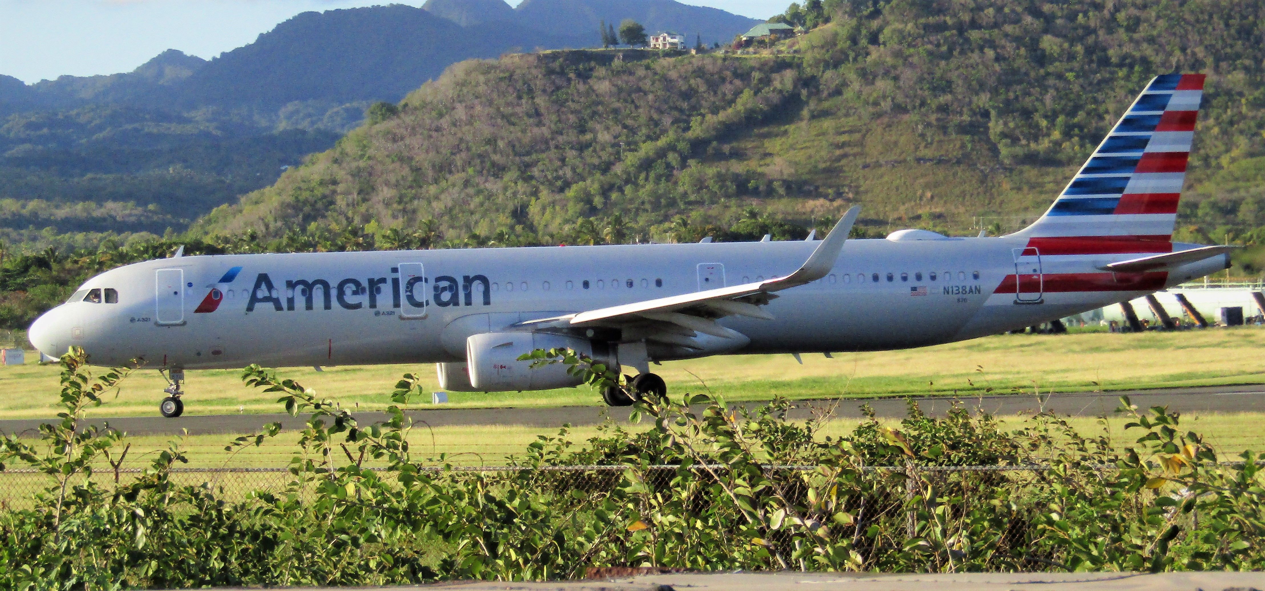 Airbus A321 (G-VMIK)