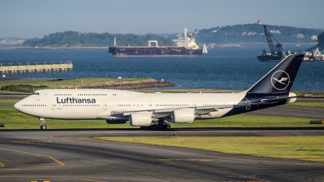 BOEING 747-8 (D-ABYA) - Roaring off to Frankfurt