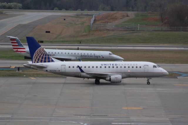 Embraer 170/175 (N651RW)