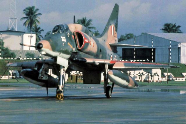 SINGAPORE TA-4 Super Skyhawk (ANZ6203) - Douglas A-4K Skyhawk RNZAF NZ6203 RNZAF 75 sqn Butterworth (WMKB) mid 1970.