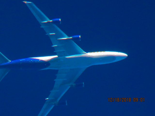 Boeing 747-400 (N477MC)