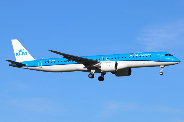 EMBRAER ERJ-190-400 (PH-NXF)