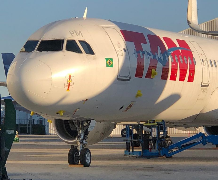 Airbus A321 (PT-XPM) - Last flight from MIA to Victorville, CA USA (CVC/KCVC) to be grouded (Jul 22 2020)