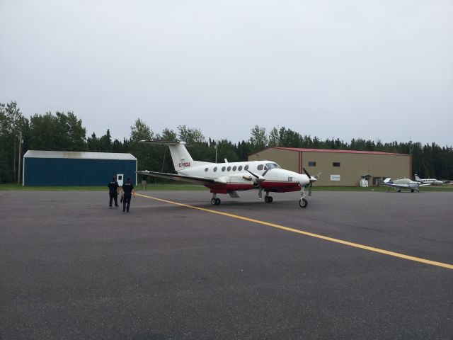 Beechcraft Super King Air 200 (C-FICU)