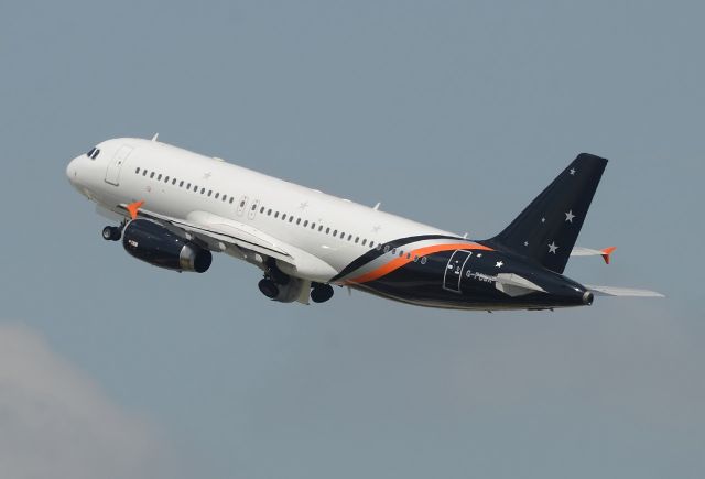 Airbus A320 (G-POWK)