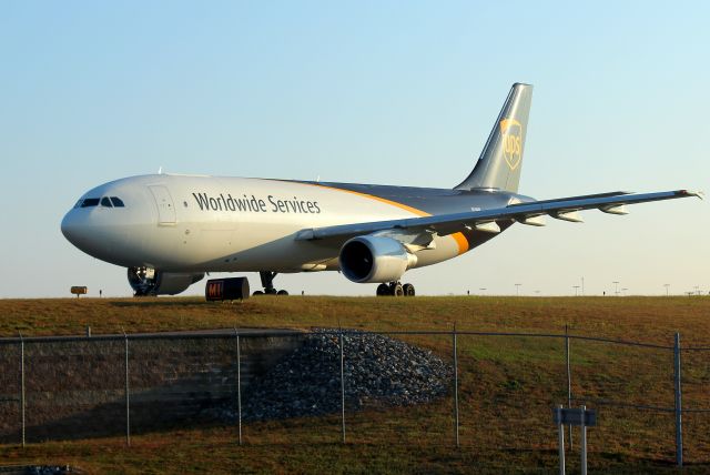 Airbus A300F4-600 (N144UP) - UPS 2049 to Louisville holding for rwy 6