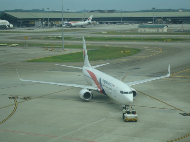 Boeing 737-800 (9M-MSF) - TAKEN FROM THE KLIA VIEWING GALLERY.