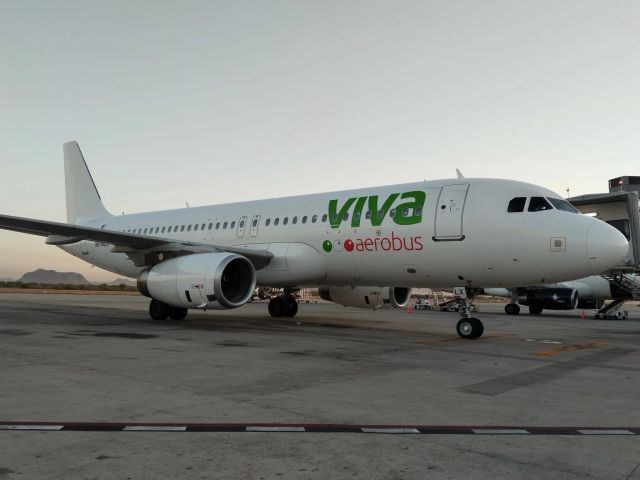 Airbus A320 (9H-MLX)