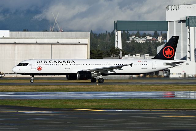 Airbus A321 (C-GITU)