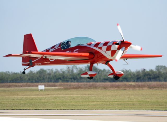 N772TA — - Eric Tucker N772TA Extra Flugzeugbau Extra 300L