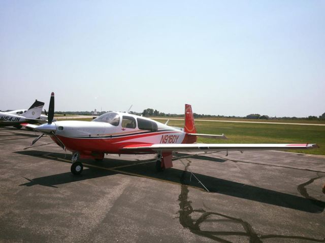 Mooney M-20 (N9160Y) - A very nice Mooney. Garmin GTN750.