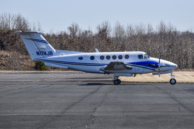 Beechcraft Super King Air 200 (N174JB)