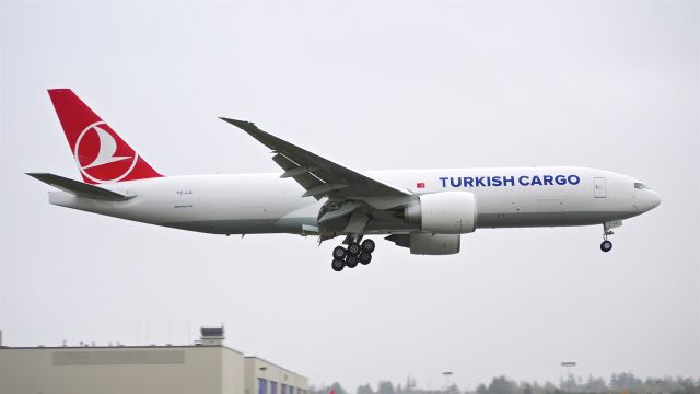 Boeing 777-200 (TC-LJL) - BOE231 on short final to Rwy 16R to complete a B2 flight on 11.22.17. (ln 1532 / cn 60403). This is the first B777 freighter for THY.