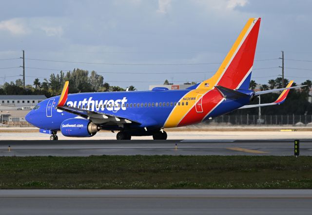 Boeing 737-700 (N436WN)