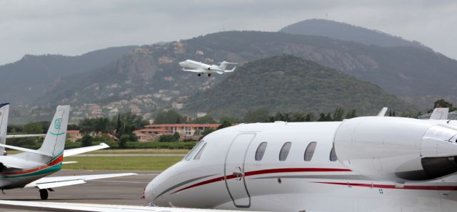 Learjet 45 (9H-BCP) - Take off !