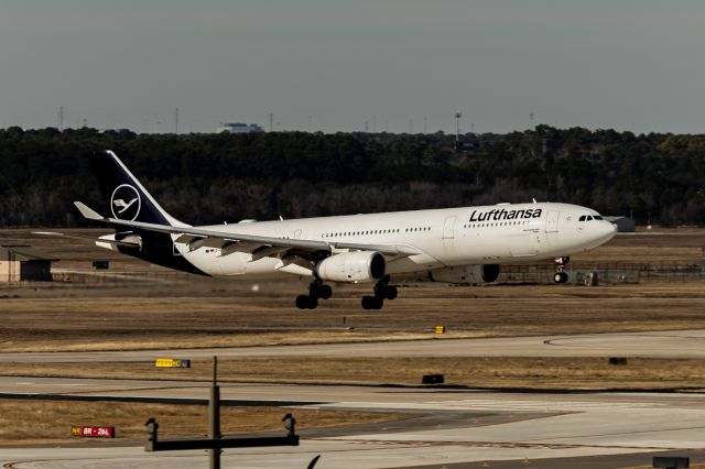 Airbus A330-300 (D-AIKS) - LH440 FRA-IAH 1/7/24